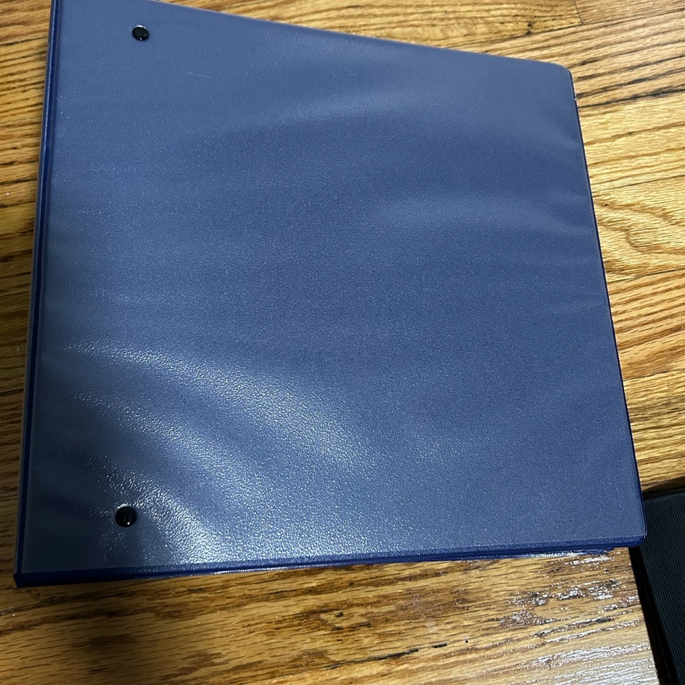 New heavy duty binder from staples.hold 400 pages.